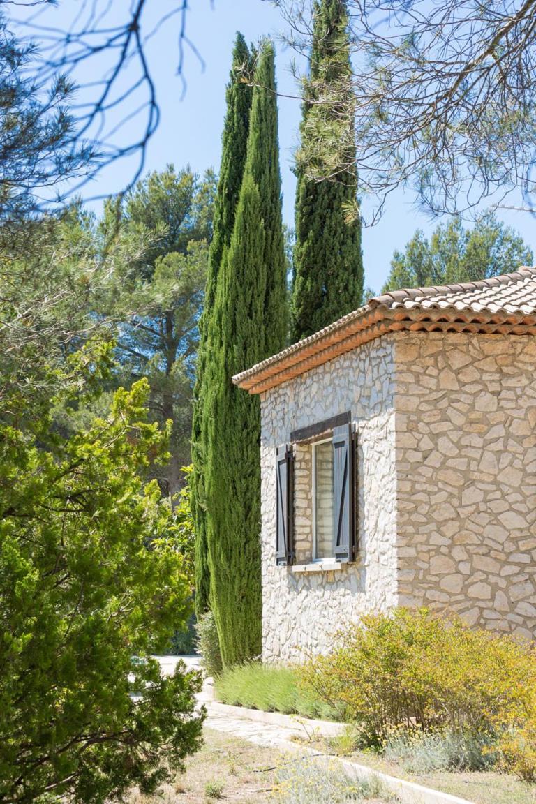 Les Mazets Du Luberon Bed & Breakfast Puget Bagian luar foto